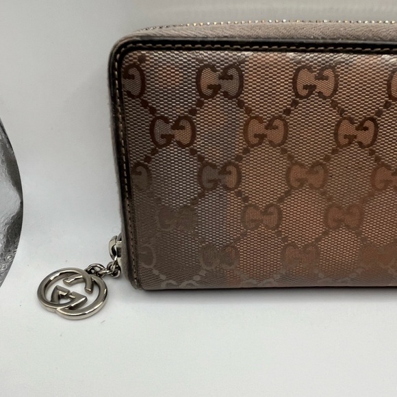 Vintage Gucci wallet. With a Gucci charm. - Picture 5 of 10